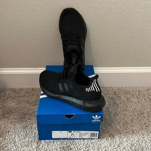 Swift Run Women Black Adidas